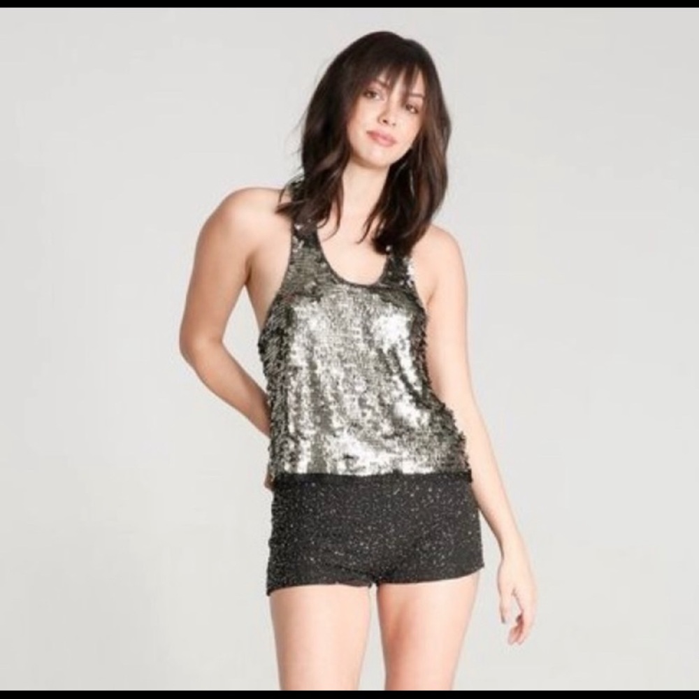 NWT! Stunning hand sewn sequin crop from Raza.